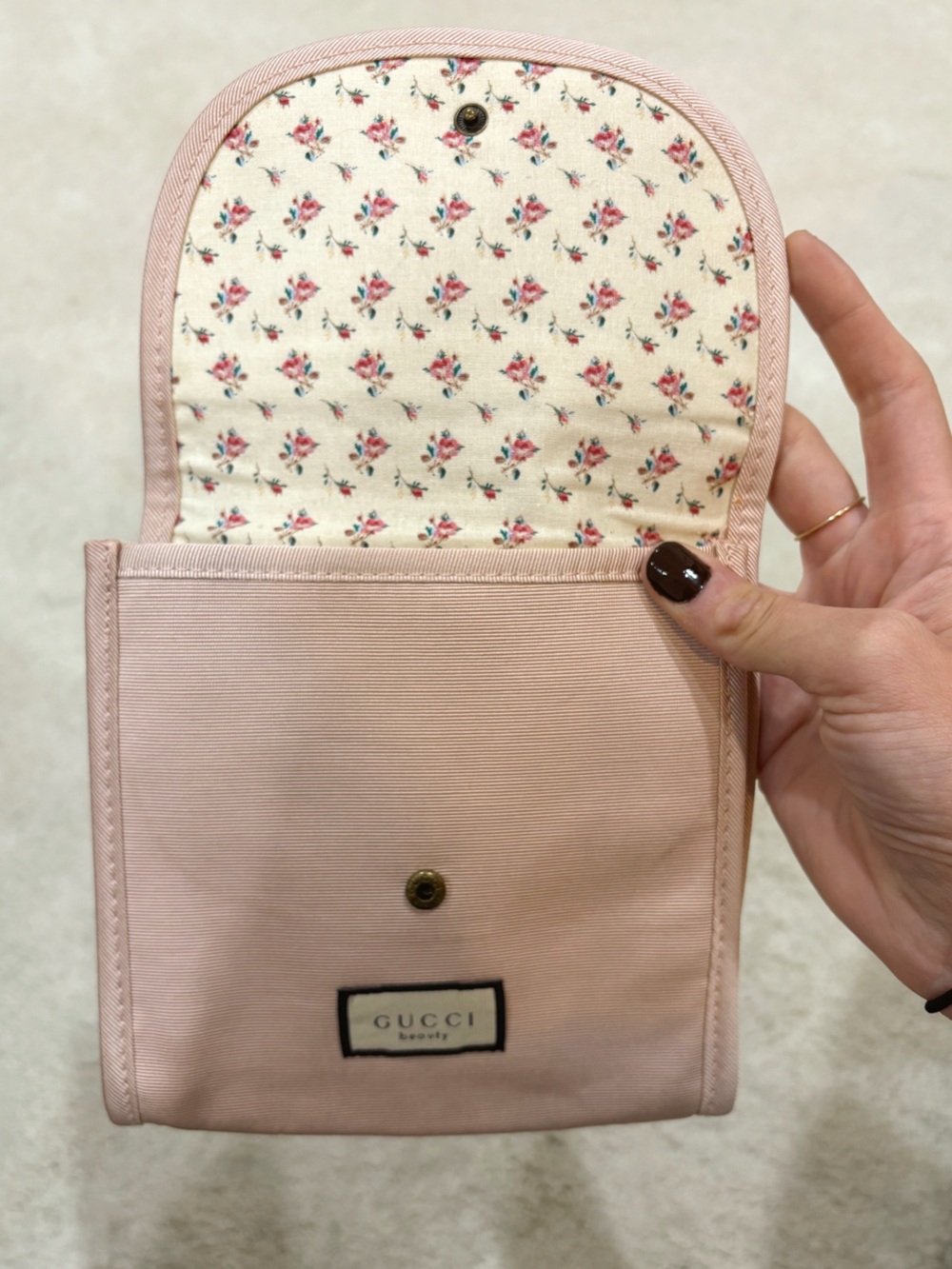 Authentic Gucci Beauty Blush Pink floral interior cosmetic pouch - Picture 5 of 6